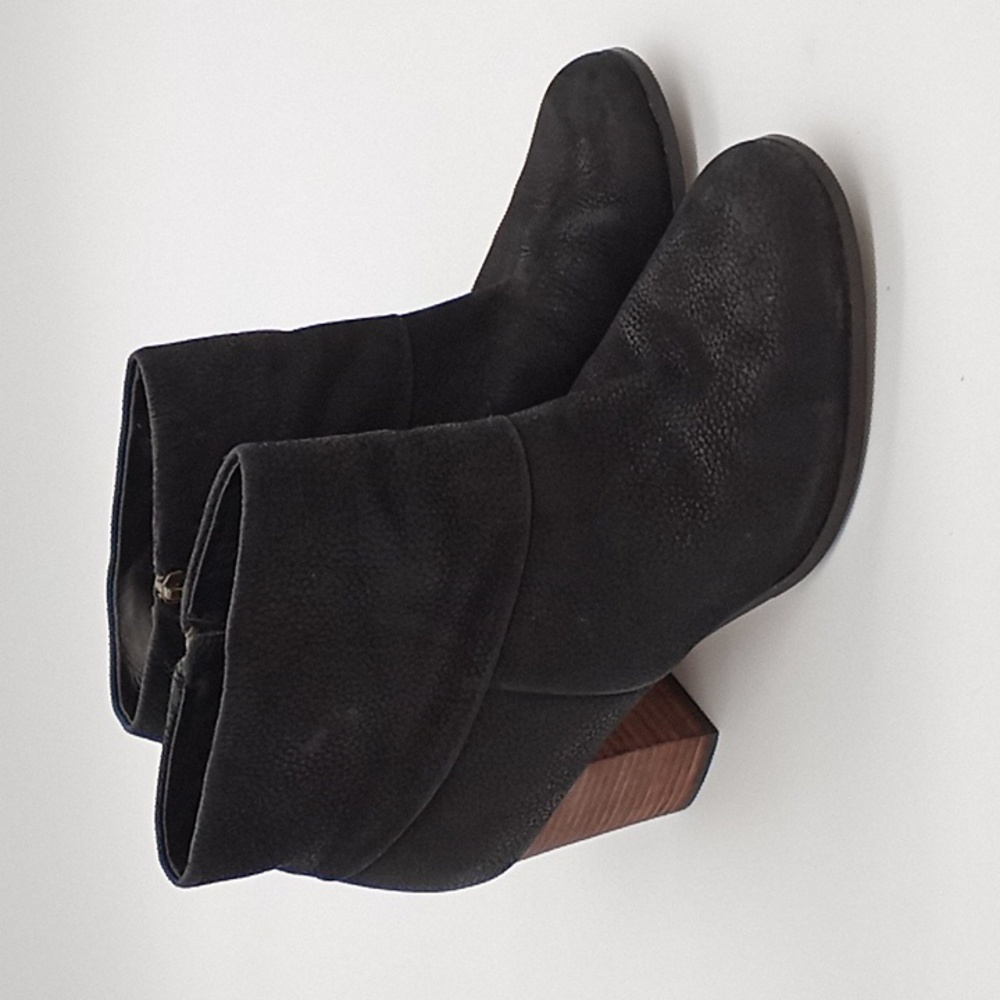 Cole Haan Cassidy Nubuck Suede Stacked Heel Ankle Booties Black 9B